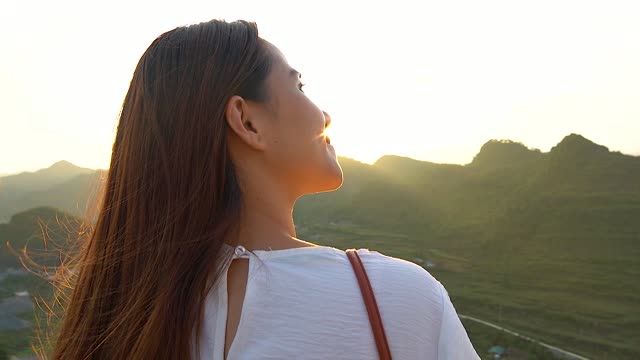 Giải Nhất_ Việt Nam điểm đến ấn tượng (Hieu Nhi Travel)